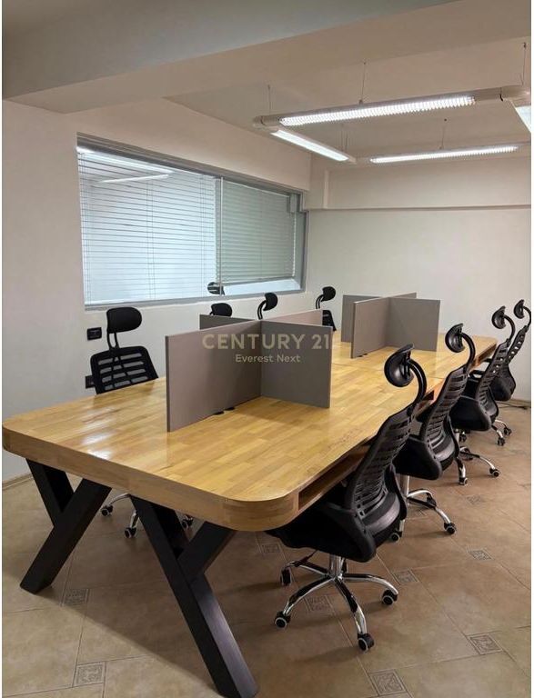 Office for rent in Ish-Bllok !!