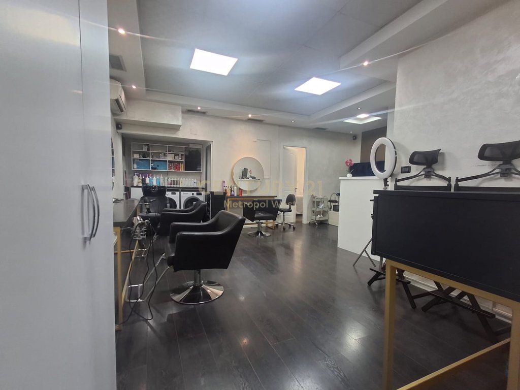 IN VENDITA ATTIVITÀ “Nails, Hair &amp; Make Up Beauty Salon” presso la Scuola di Balletto!