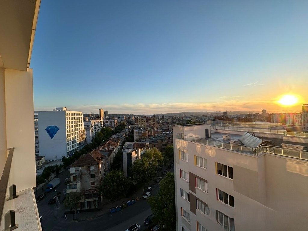 Tek Arlis Prane Farmacise 10 Japim Apartament 1+1 Me Qira! 500 € /Muaj