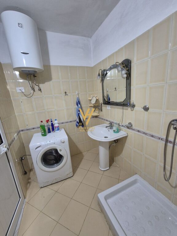 JEPET APARTAMENT 2+1+2 ME QIRA TE KOMUNA E PARISIT 60.000 LEKE