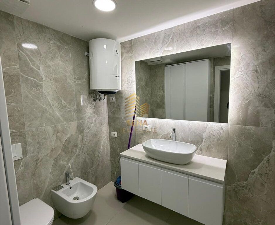 Shitet, Apartament 3+1+2+D+Verande, Rezidenca Kodra e Diellit II, 330.000 Euro