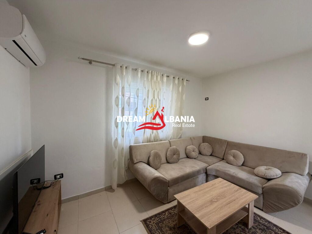 Jepet me qera apartament 1+1 me verande tek rruga Fortuzi (ID 42111570)