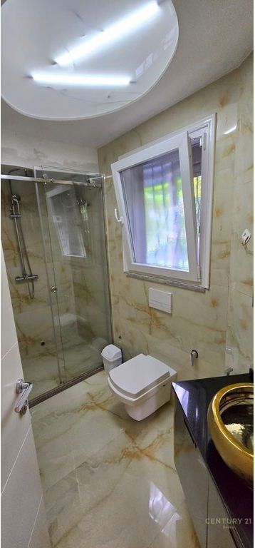 Apartament 2+1për shitje prane Radisson Hotel Liqeni i Thatë, Tiranë 235,000 €