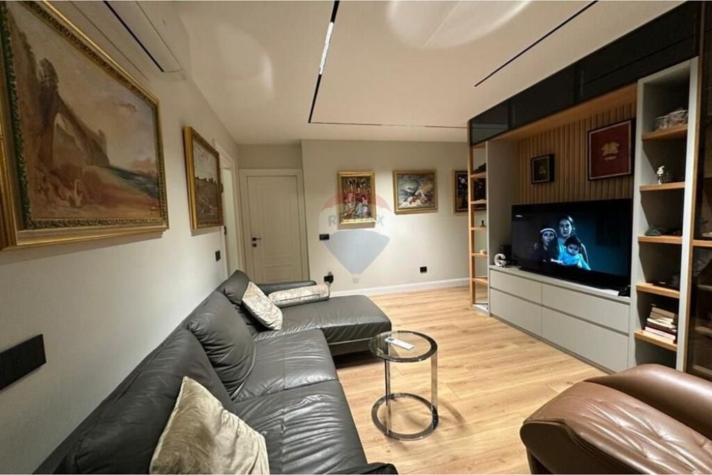 Apartment 2+1+2 for rent at Shallvaret