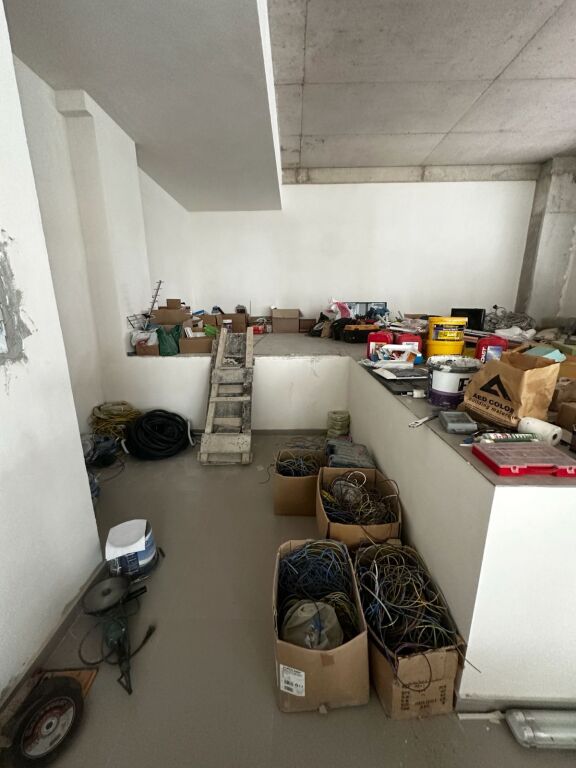 SHOP FOR RENT 100M2 PARIS COMMUNE