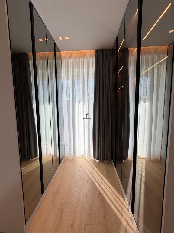 VILE LUKSOZE ME QERA 3 KATESHE LIQENI THATE 2.500 EURO FH-73570