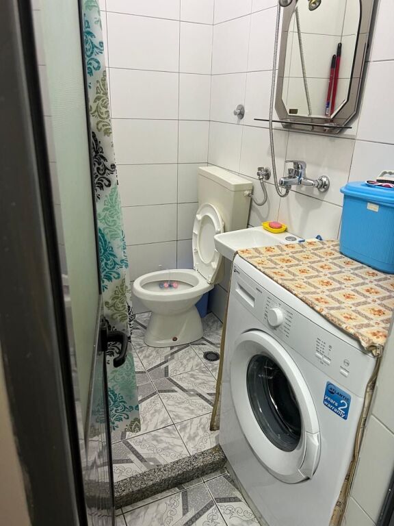 Small 1+1 apartment near the United School!