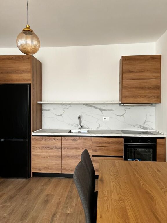 Jepet me Qera Apartament 1+1 tek Farmacia 10