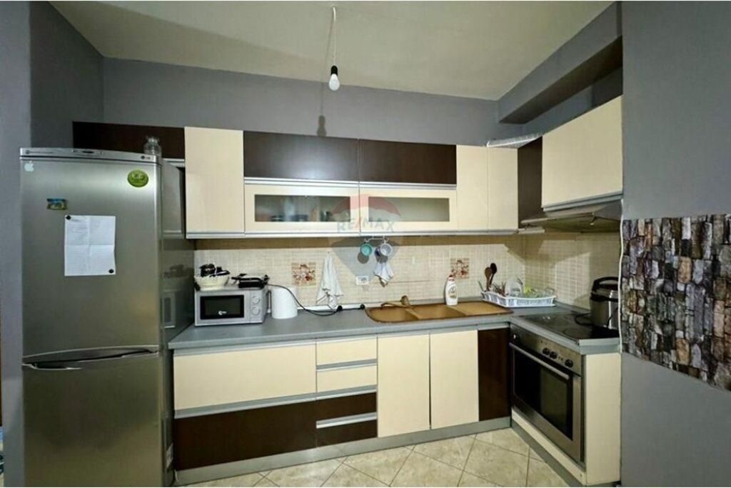 APARTAMENT 1+1 PER SHITJE NE ASTIR
