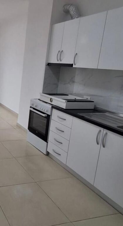Rent | Apartament 1 + 1 | Rruga 5 Maji | 450 €/month