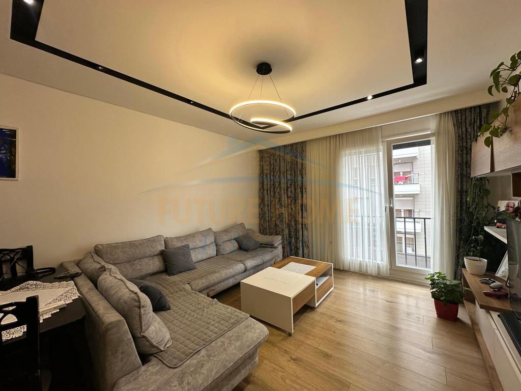 Shitet apartament 2+1+post parkimi Kompleksi Vind Ali Dem