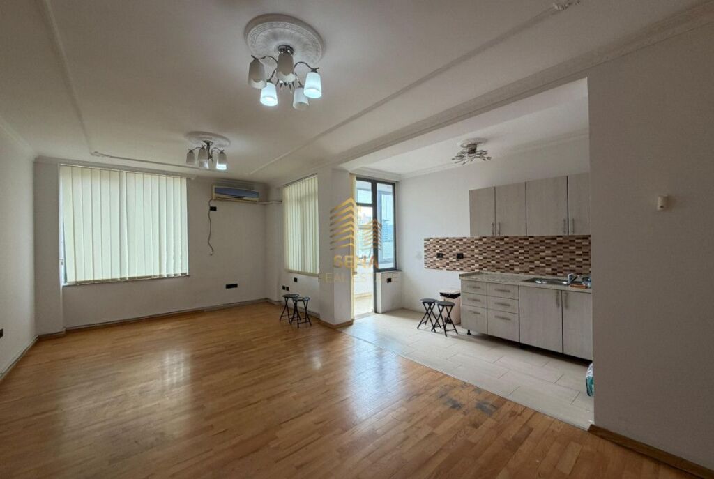 Rent, Business premises 2+1+2+blk, Center, 850 Euro/month