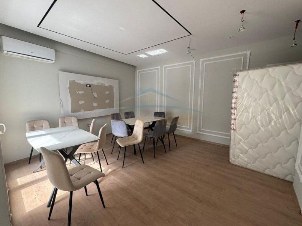 For sale, 2+1 Apartment, 5 Maji, Tirane.