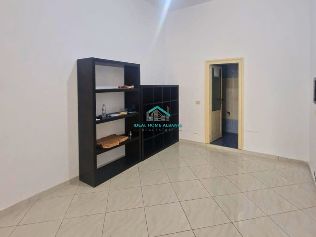 Shop for Rent- Port, Vlore.