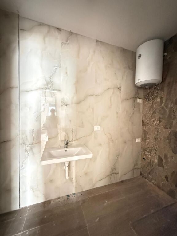 Shitet Apartament 2+1+2, Don Bosko