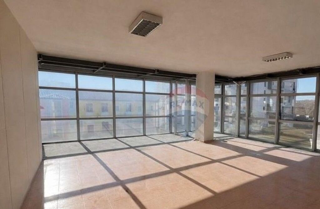 EXCLUSIVE COMMERCIAL SPACE FOR RENT KINOSTUDIO  ID:530261057-323