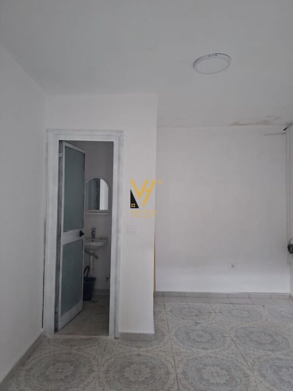 SHOP 20 M2 FOR RENT IN SELITE 35,000 LEKE