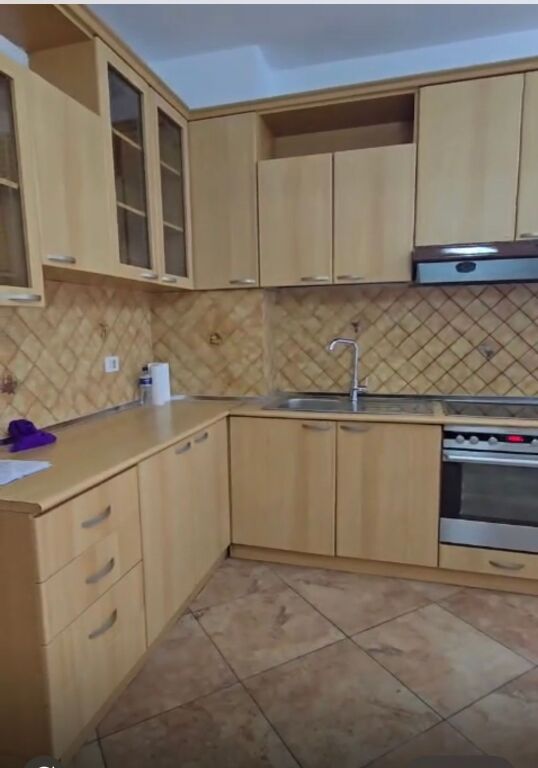Apartament 2+1+2 me qira te rruga e Elbasanit