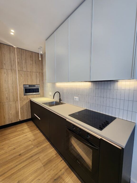 Me Qera: Super apartament ( 2+1+2wc &amp; 1 post parkimi) 📍Komuna e parisit/ Përballë Kika 2 | Çdo gjë e Re 🔥🔥 Hera e parë me Qira - 1100 €/Muaj