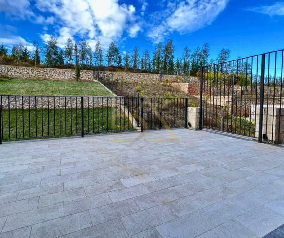 3-Storey Villa for Sale – Lundër, Tirana