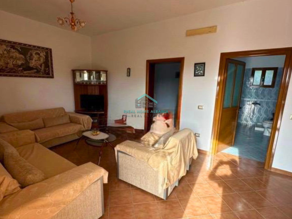SHTËPI PRIVATE NË SHITJE – ARMEN, VLORË