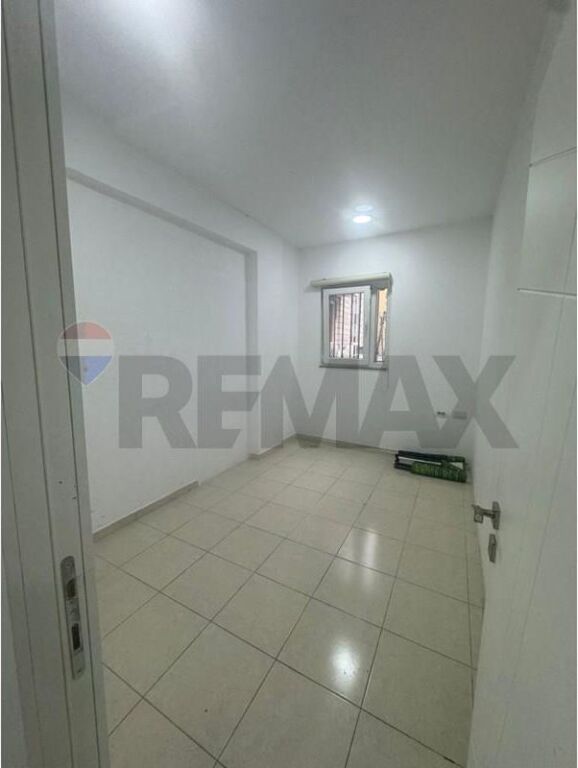 RR. E KAVAJES, WE RENT OFFICE SPACE