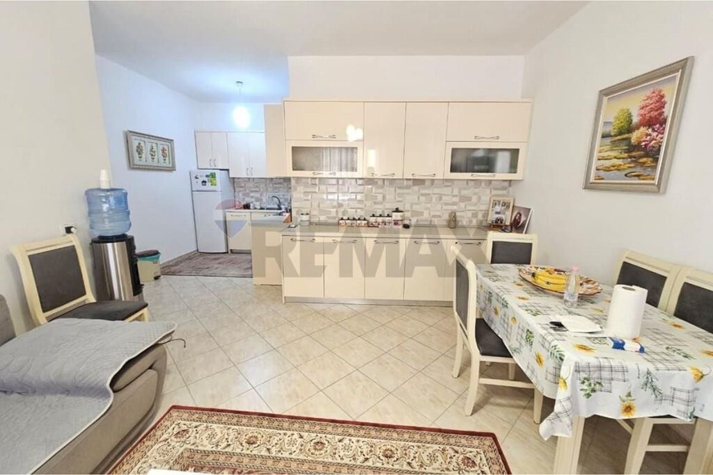 Shitet Apartament 2+1 në Fresk