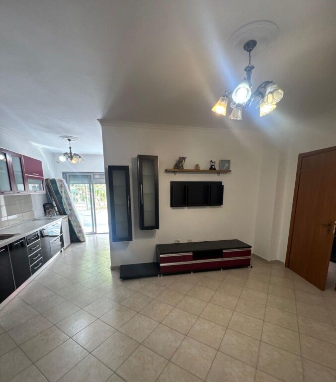 📌 SHITET APARTAMENT 2+1 TEK DY PALMAT – ASTIR