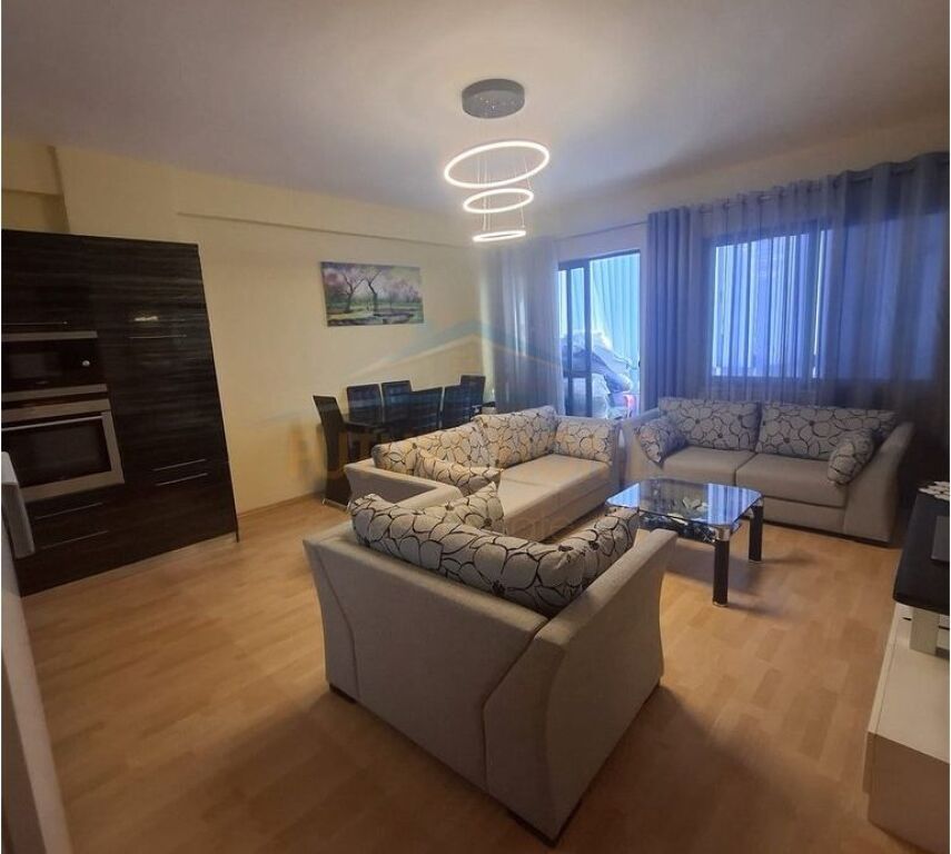 In vendita, Appartamento 2+1, Yzberisht