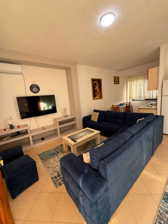 Rent | Shtëpi private 1 + 1 | Rruga 5 Maji | 400 €/month