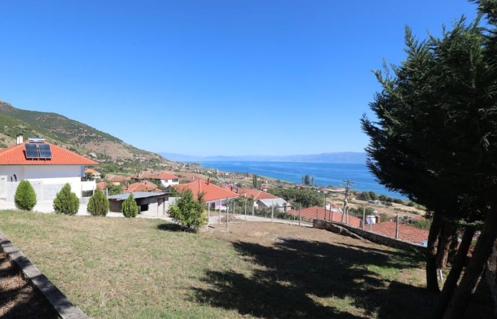 🏕️Two-story villa for sale 3 km at the entrance of Pogradec. 🔥Excellent villa also for various businesses (Guesthouse, AirBnb, hotel, etc.).