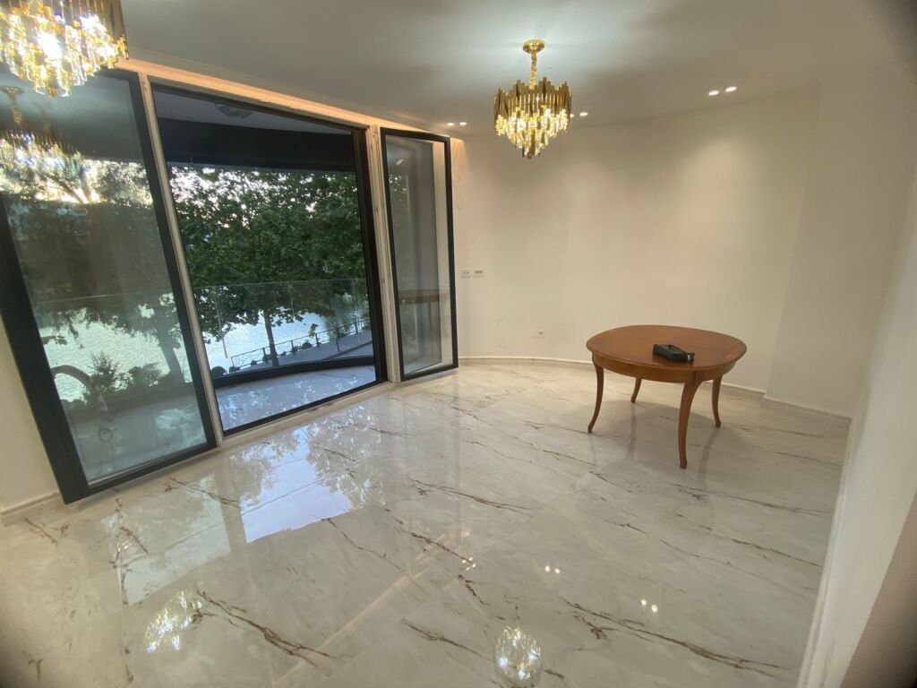 For Rent: Luxury Office. 2+1+2 Bathrooms + 1 Parking Space - 93m² - 1st Floor (Liqeni i Thatë - Radisson) 🔥 Roadside Location | Great Opportunity ✨️ €1,600/Month 💶💶