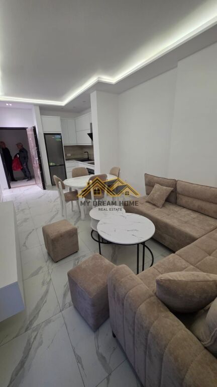 SHITET SUPER APARTAMENT NE GOLEM!