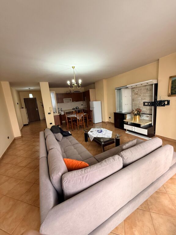 For Rent 2+1 Kavaja Street, Globe