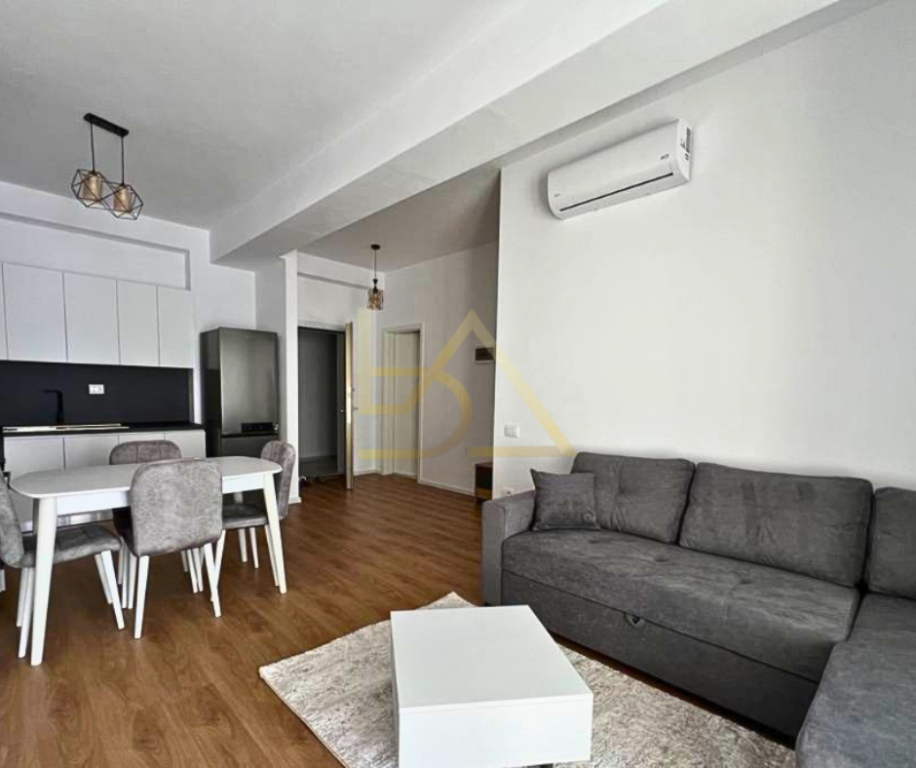 Appartamento in vendita – Ali Demi, Tirana