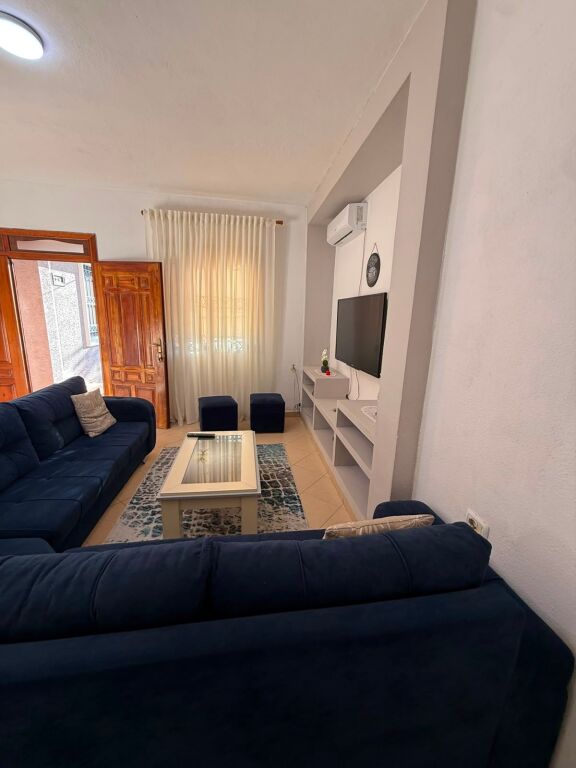 Rent | Shtëpi private 1 + 1 | Rruga 5 Maji | 400 €/month