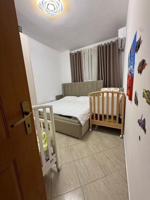 APARTAMENT 1+1 PER SHITJE NE KOMBINAT