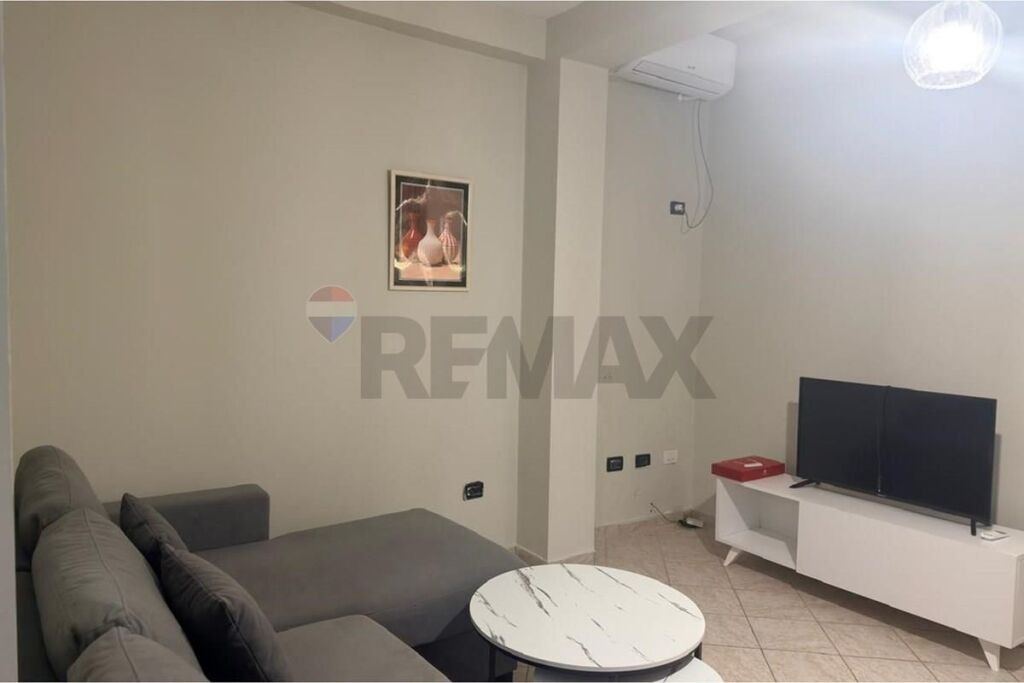 Apartament 1+1 per qira, Qender, Rr Kavajes