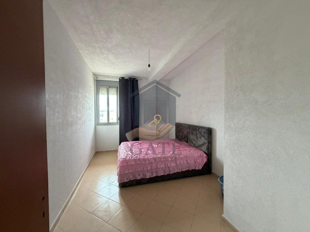 Shitet apartament 2+1 me 2 ballkone në Plazh, Durrës – pranë Hotel Adriatik 🌊