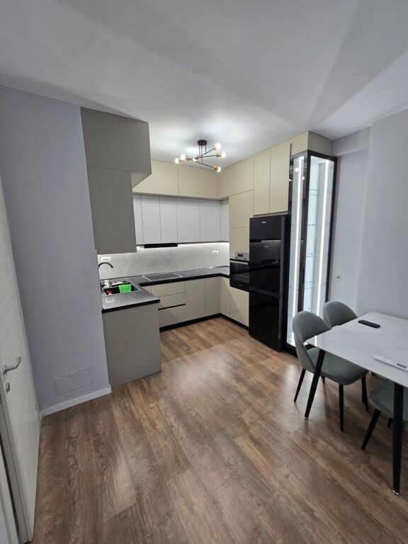 JEPET APARTAMENT 1+1 ME QERA – ZOGU I ZI, TIRANË