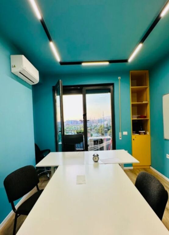 OFFICE FOR RENT 220 M2 JORDAN MISJA 170,000 LEKE FH-73835