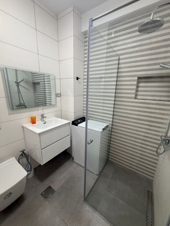APPARTAMENTO 1+1 IN AFFITTO, VICINO A PAZARI I RI, TIRANA!