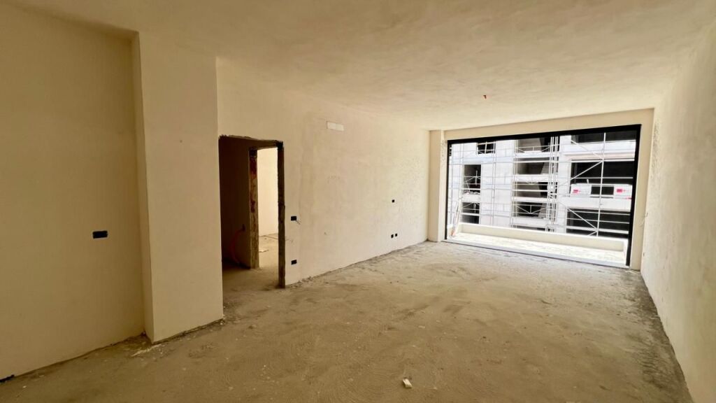 IN VENDITA: 1+1 📍Kopshti Zoologjik (Complesso Mateo 2) - €160,000 - Sup. 82m² - Esposizione Completa al Sole: Sud 🌞 || Vicino al Lago Artificiale - Zona Elitaria ✨️