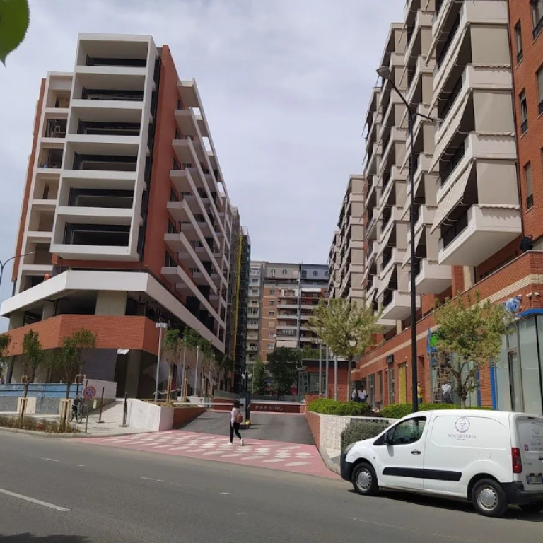 🏢✨ Jepet Zyrë 970 m² Premium me Qira – Kompleksi Delijorgji ✨🏢