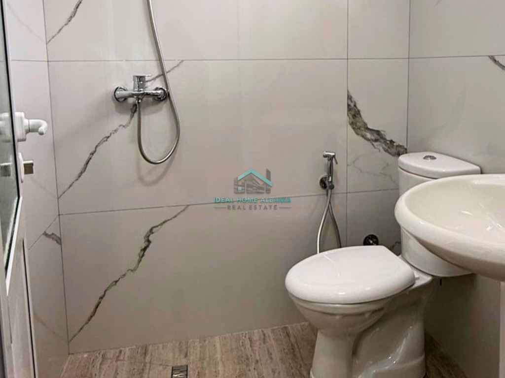 Apartment 2+1+2 for Sale – Lungomare, Vlorë