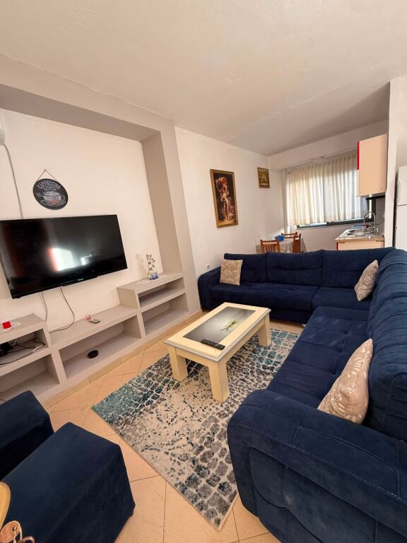 Rent | Shtëpi private 1 + 1 | Rruga 5 Maji | 400 €/month