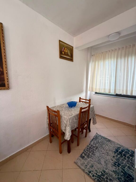 Rent | Shtëpi private 1 + 1 | Rruga 5 Maji | 400 €/month