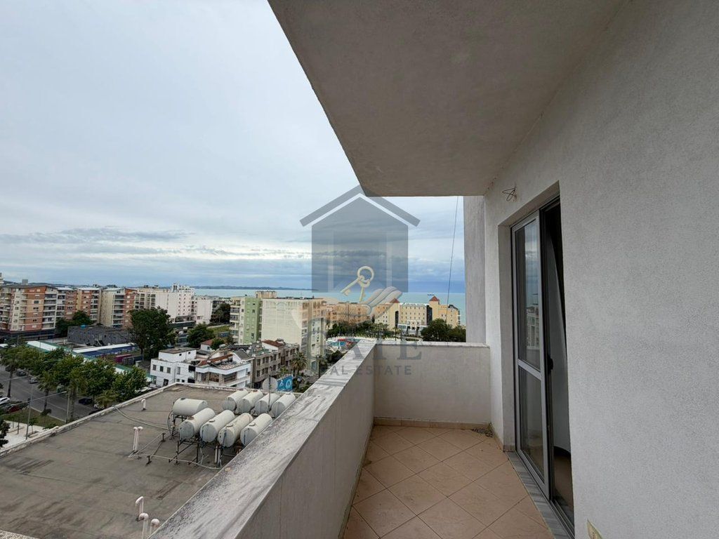 Shitet apartament 2+1 me 2 ballkone në Plazh, Durrës – pranë Hotel Adriatik 🌊