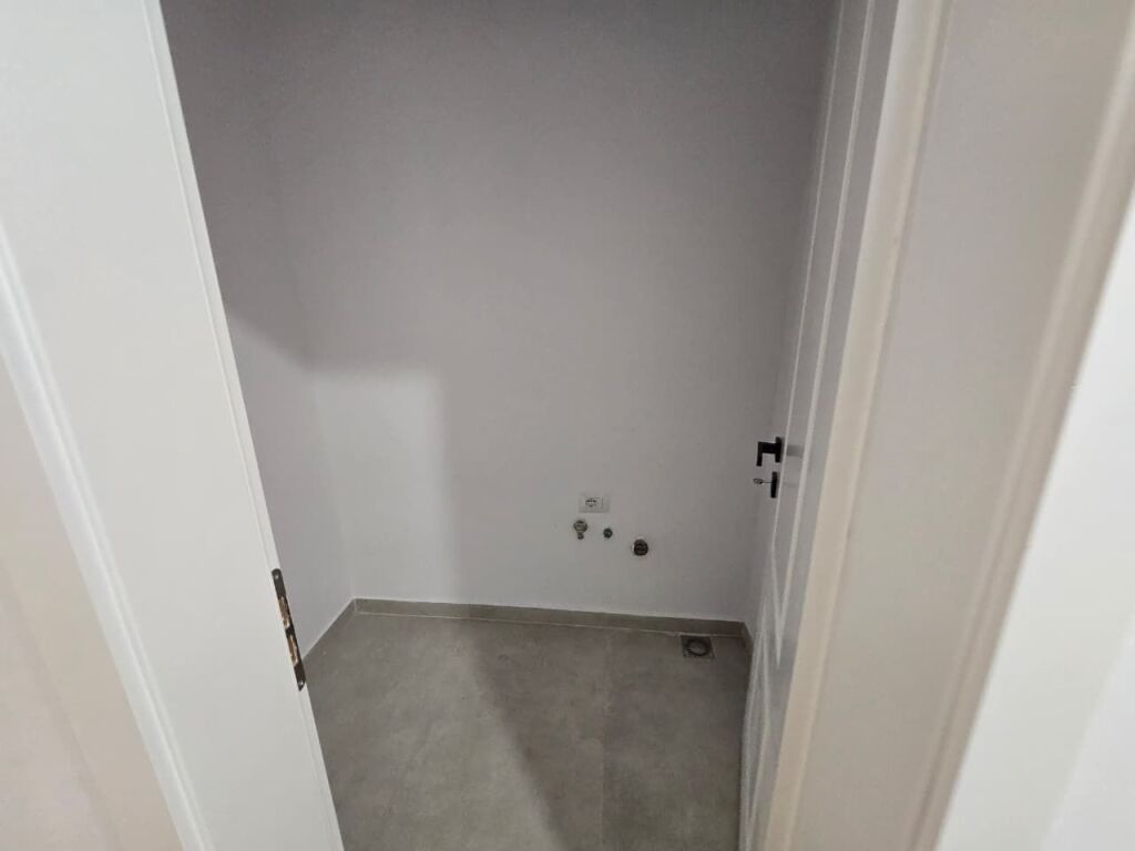 Apartment / Office 2+1+Block for Rent on Bogdaneve Street