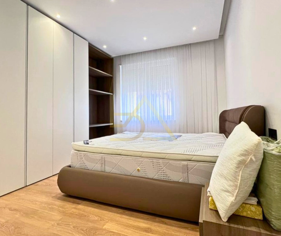 3-Storey Villa for Sale – Lundër, Tirana
